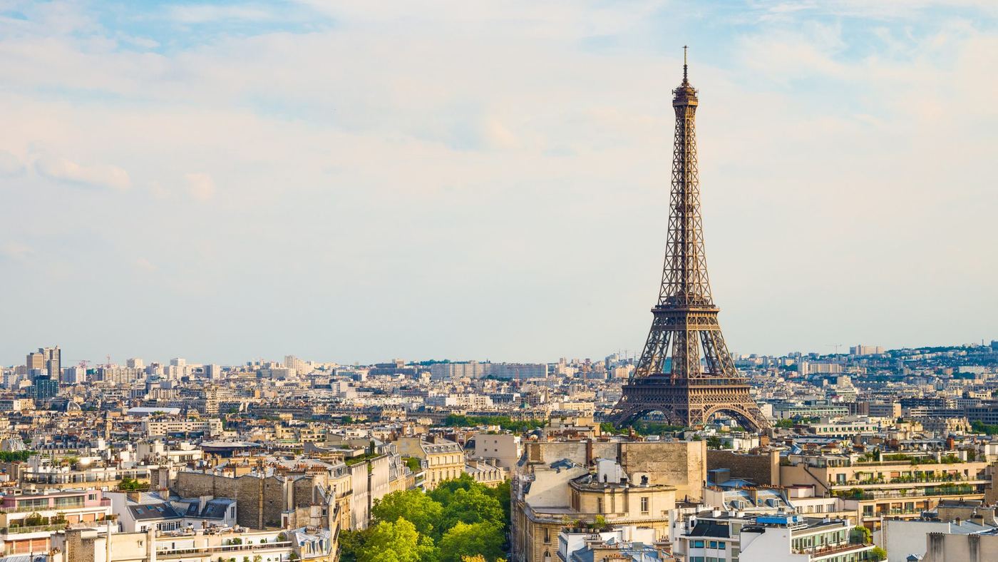 Vue de la Tour Eiffel et des toits de Paris